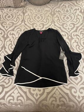 NWT Vince Camuto Black Blouse with White Trim Ruffle Sleeves Size XXS